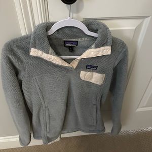 Patagonia gray pull over. Size small